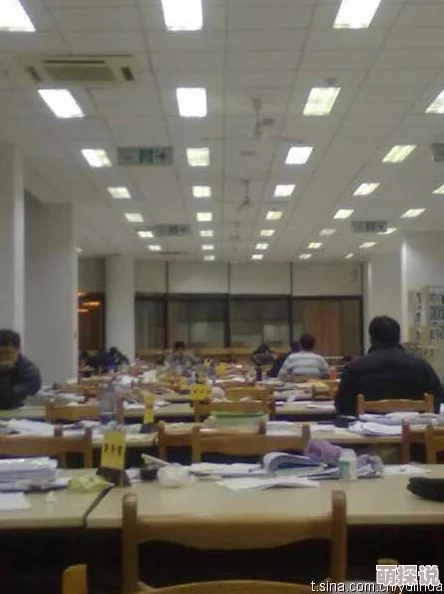 国产高清露脸学生在线观看据说拍摄地点是某大学图书馆引起网友热议