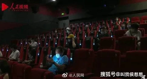 爱爱电影院据说最近上座率下降老板考虑改行做餐饮