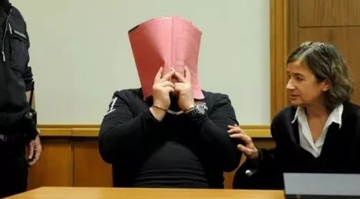日本护士18惊传与知名企业家秘密约会疑似好事将近