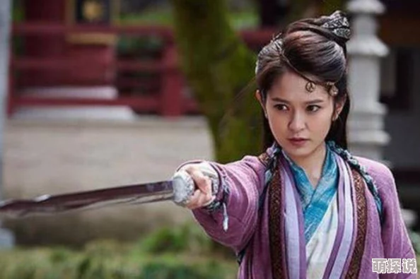 武林第一美妇素嫣云据说曾易容混入魔教十年刺探情报至今无人知晓