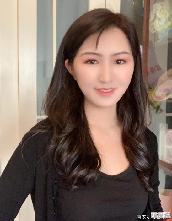 沈樵数学老师hd在线观看据说私下喜欢收集古董模型而且厨艺很棒