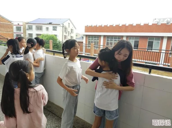 三个人进去一个人出来积极向上勇敢追梦相信自己每一步都在成长