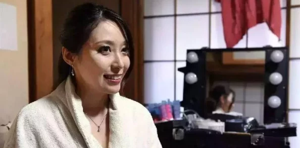 我要综合色据传某一线小生深夜探访当红小花公寓疑似恋情曝光