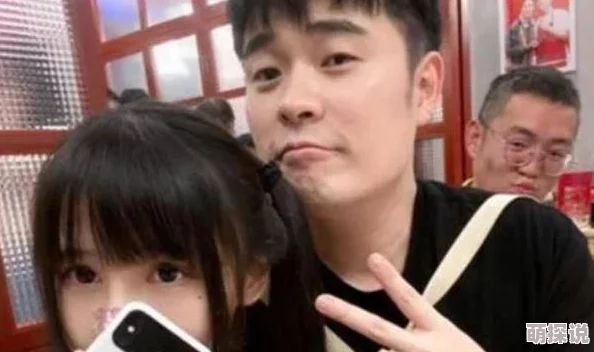 女生裸胸照片疑似流出引发网友热议真假难辨