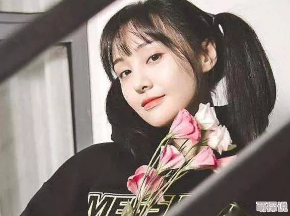 小小水蜜桃疑似与圈内新晋小生深夜密会同返公寓恋情曝光