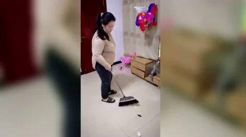 调教男m扒开臀缝抽打h