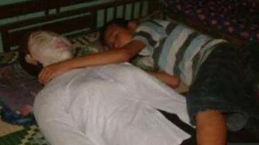 荒岛上与众女尸的艳事网友称标题令人不适内容令人好奇 荒岛上与众女尸的艳事网友称标题令人不适内容令人好奇