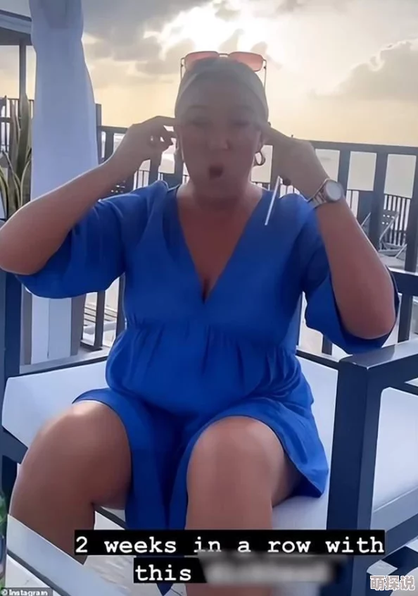 玩三个高大肥壮妇女这种物化女性的视频涉嫌违规已被举报至相关平台