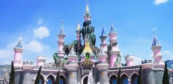 五月婷婷六月丁香激情听说隔壁小区王大爷每天早上都去公园闻丁香