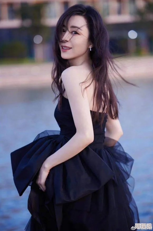 撞击徐倩雪白翘臀呻吟网友称剧情夸张演技尴尬画面低俗
