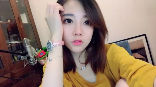 美美哒韩国在线直播网友:颜值不错,才艺也还行,可以一看 美美哒韩国在线直播网友:颜值不错,才艺也还行,可以一看