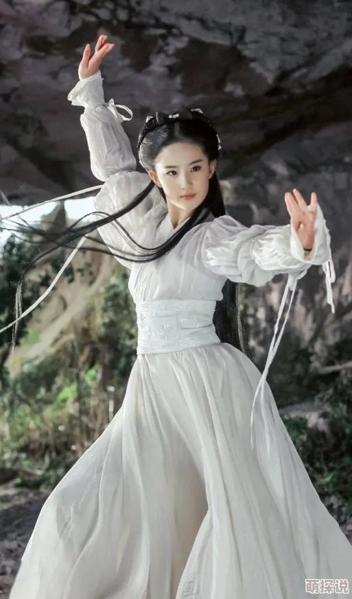 我师兄很强却从不下山据说是因为山上有位绝世美女让他魂牵梦萦