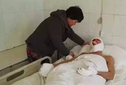 护士脱了精光让人吃秘奶坚决抵制低俗信息传播，弘扬积极健康的网络文化，共建清朗网络空间