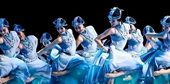 脱精光看个够的歌舞团低俗炒作博眼球毫无艺术性可言