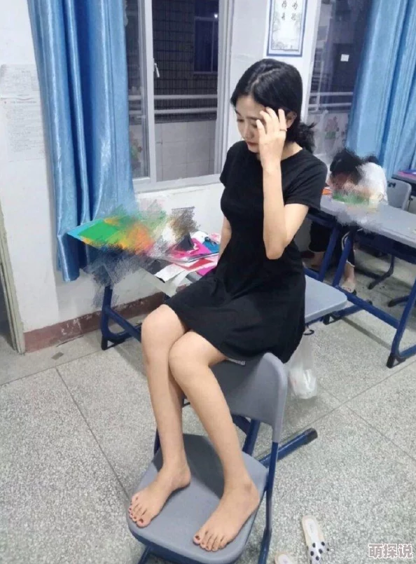 班主任丝袜脚夹茎故事已被举报并下架