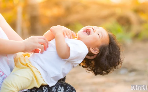 妺妺叫我吃她的奶分享母乳是姐妹情深的体现充满爱与关怀