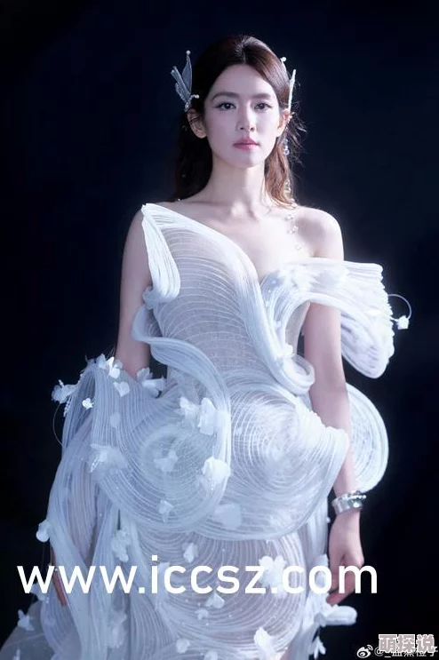 蜜桃AV鲁一鲁一鲁一鲁俄罗斯的为什么它如此受欢迎因为它内容大胆画面高清