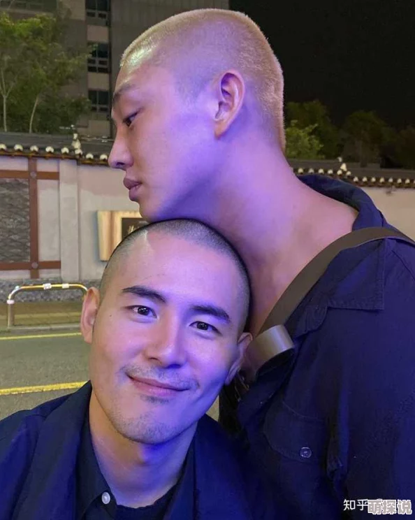 国产男男Gay 体育生图片为什么满足了特定人群的审美需求和情感共鸣为何引发热议