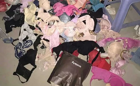 为什么喜欢惩罚女仆扒开打屁股虚拟世界权力满足和角色扮演的刺激感