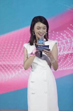 张柏芝大荫蒂毛茸茸为何她对公益事业的热心参与和社会责任感令人称赞