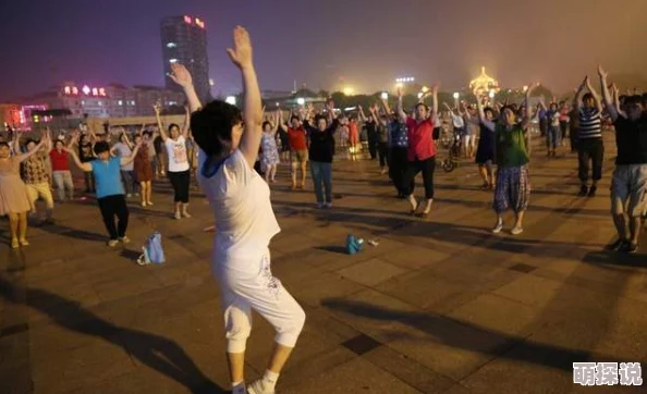 五月停停为什么适合广场舞等健身运动简单易学所以得到中老年人的喜爱