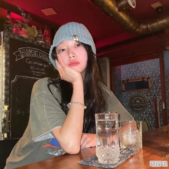 为什么让人爱不释手17c丨九色丨国产熟女丰富的故事情节和情感刻画令人回味无穷