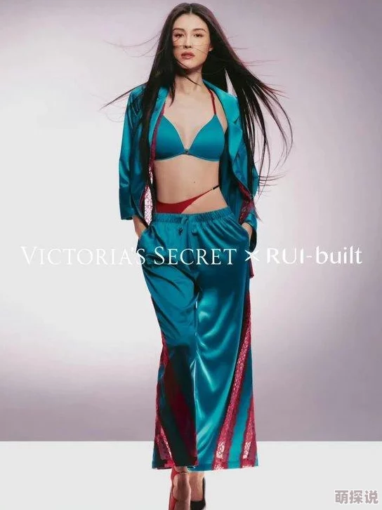 美女扒开胸罩露出2025元宇宙虚拟时装秀惊艳亮相引爆热潮
